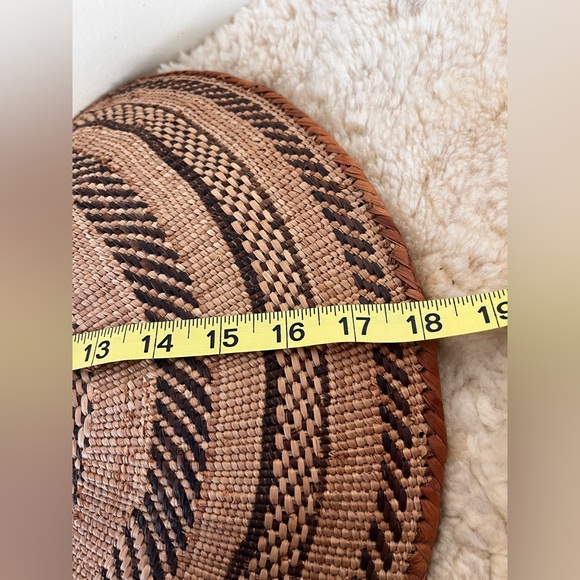 African Tonga Binga Grass Woven Basket Zimbabwe 18” Handmade - Picture 3 of 3